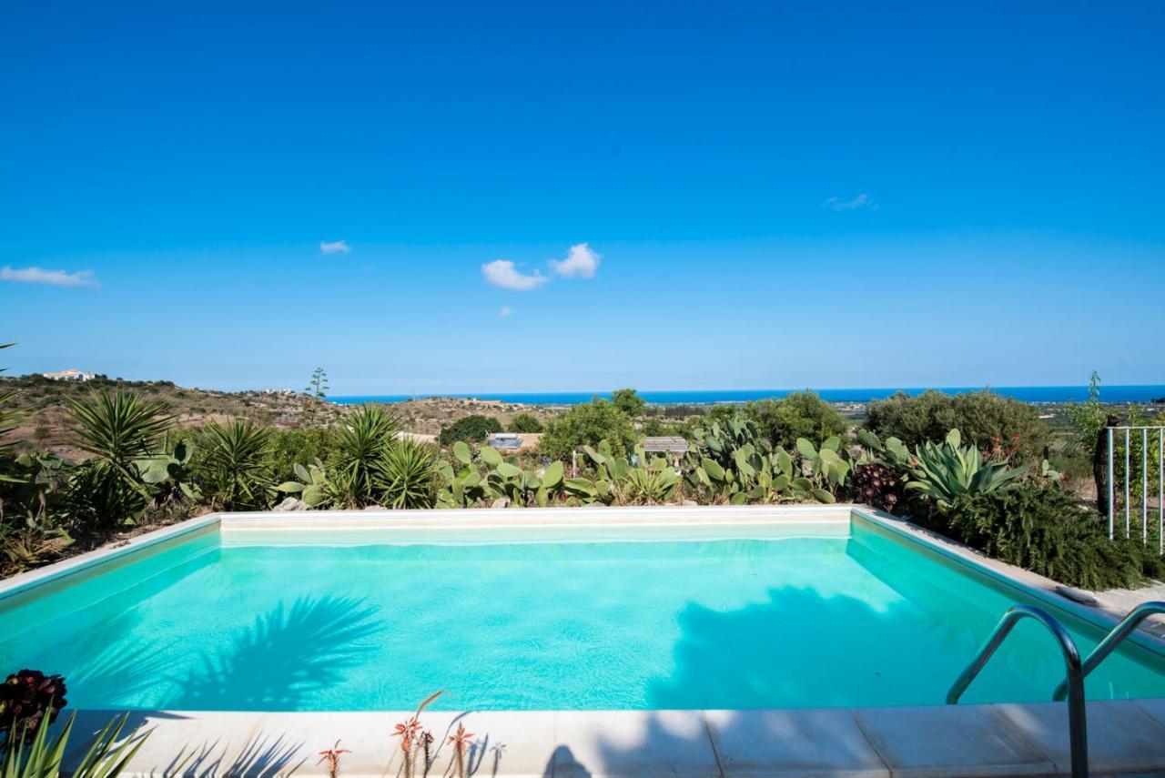 Il Dammuso Di Noto - Villa Con Piscina Privata Avola Bagian luar foto